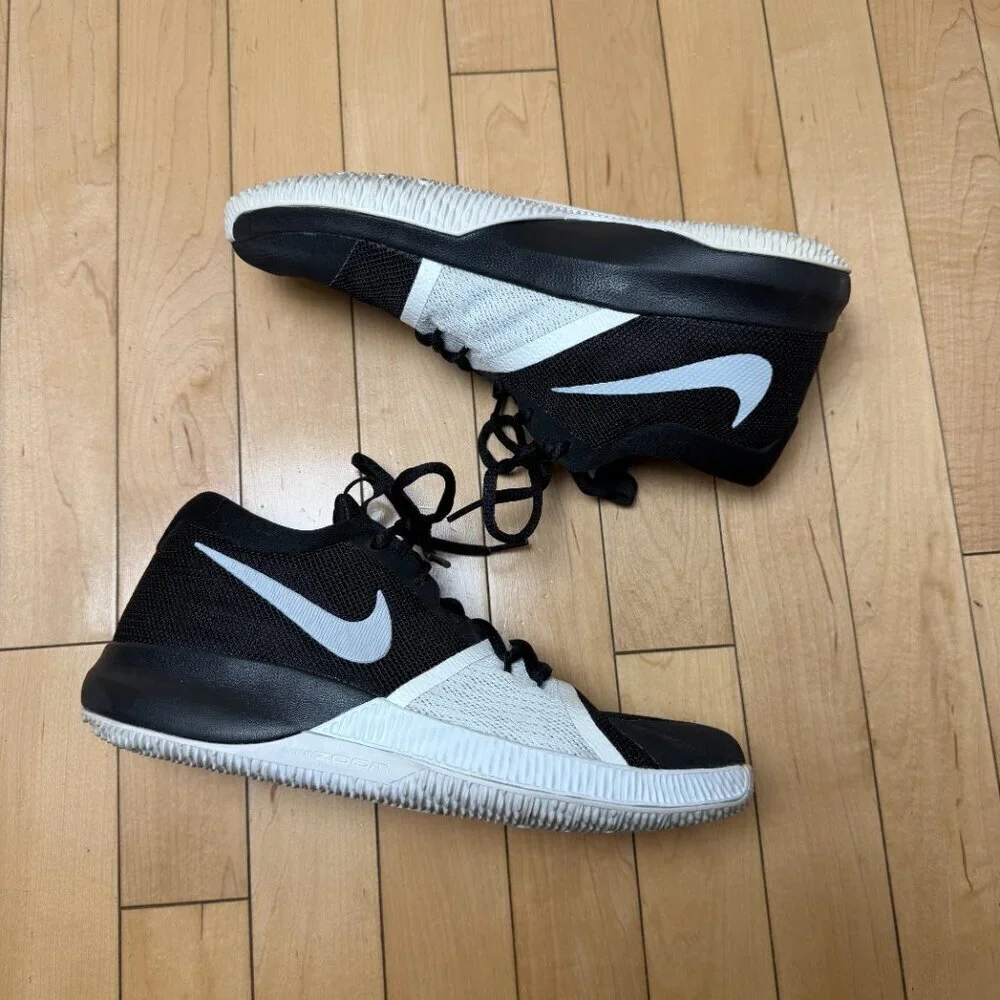 NIKE Zoom Assersion Basketball Shoe Sneakers Size 7Y (Womens 8.5, Mens 7)